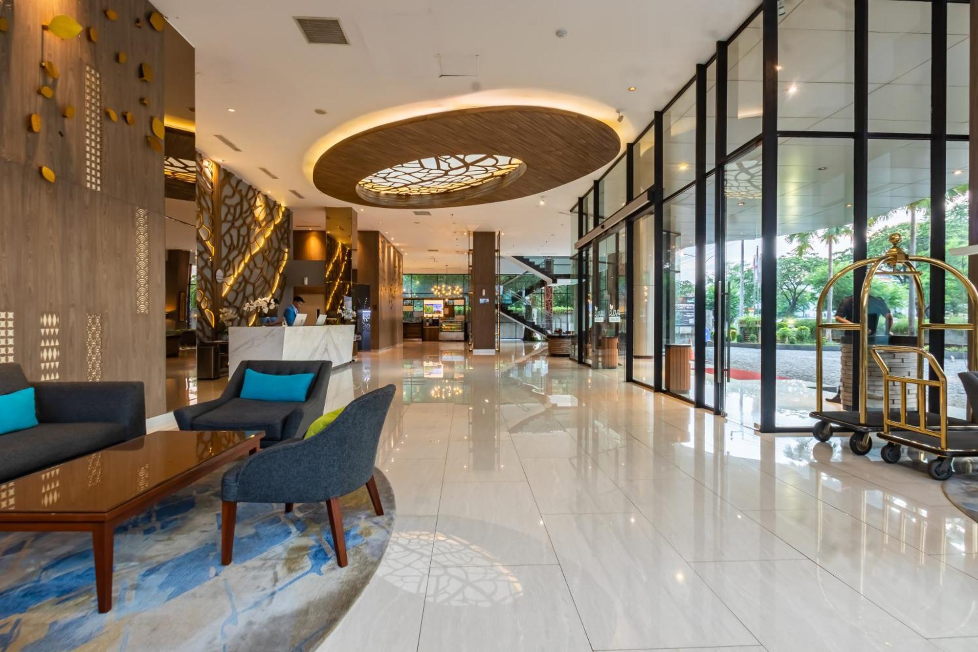 Hotel Ayola Lippo Cikarang Exterior foto